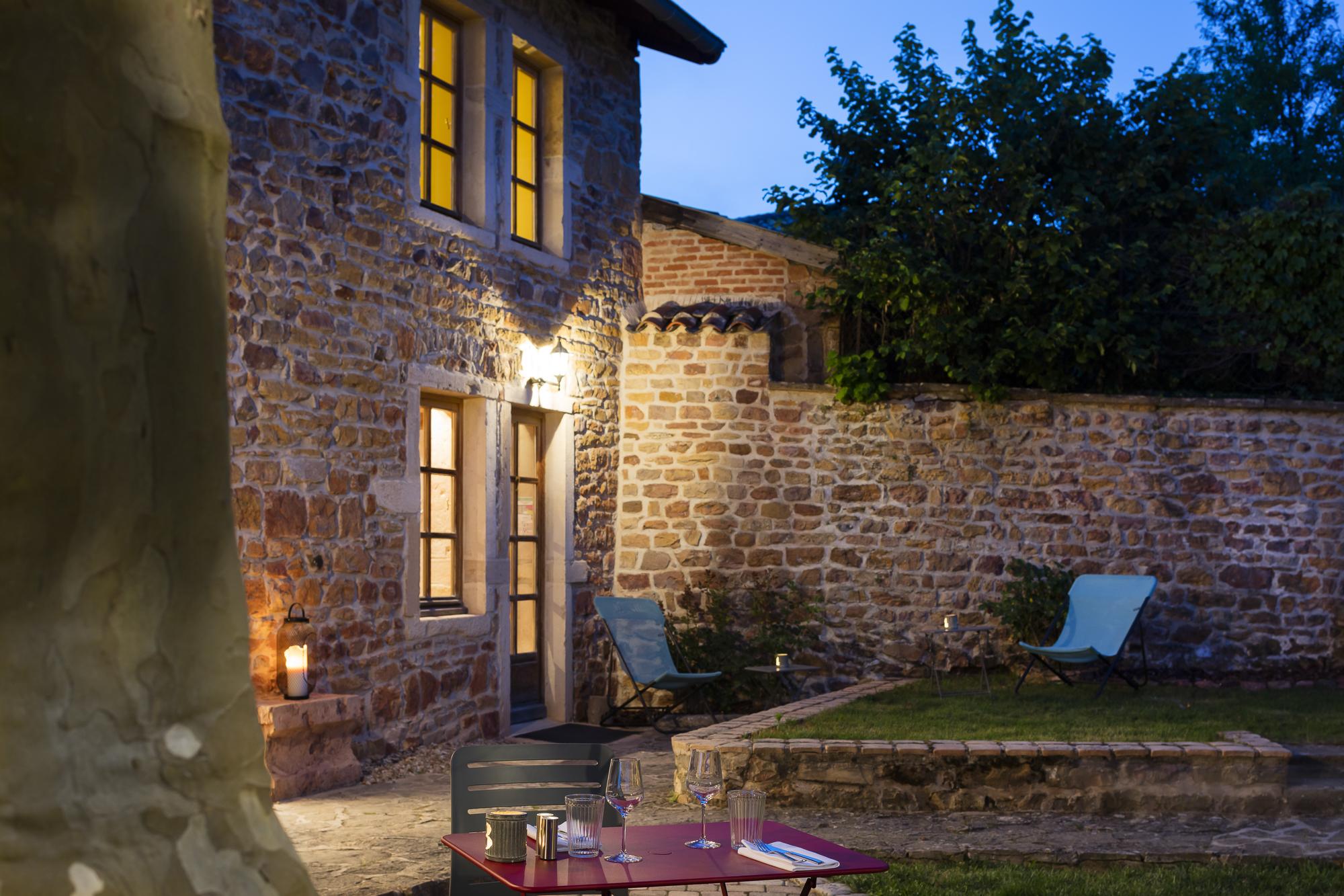 Contact Hotels Le Savigny & Spa Blacé Kültér fotó